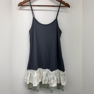 Matilda Jane size XS Women’s Gray Floral Lace Trim Tiered Tank Top Camisole